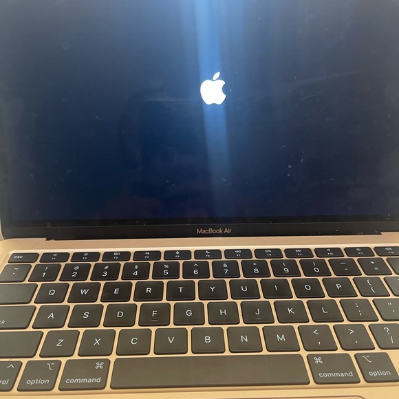 MacBook Pro - Picture 5 of 5